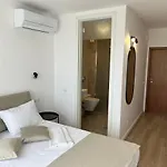 Hotel Mia *